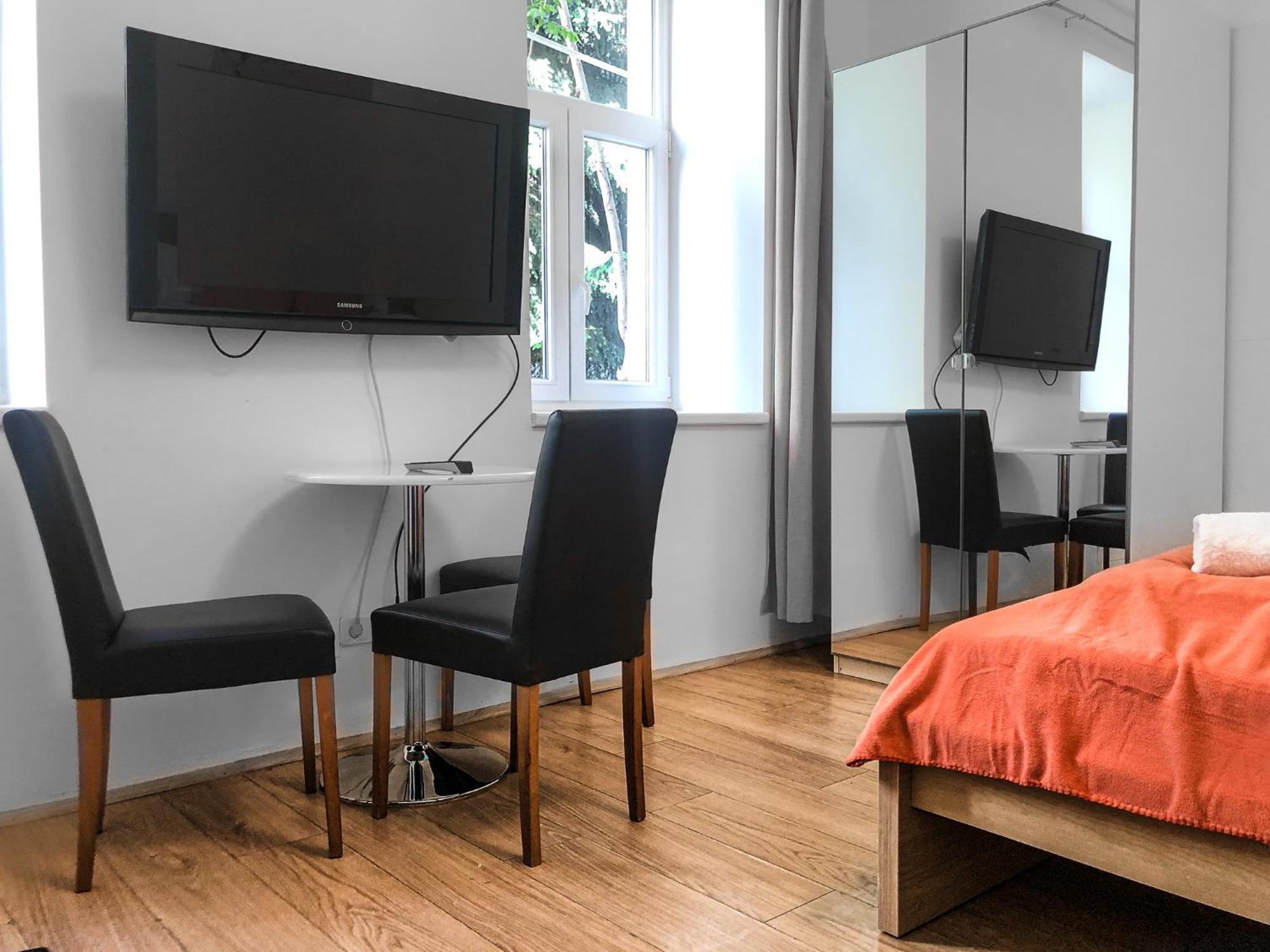 Relaxing 2-Bed Apartment For Extended Visits Wien Eksteriør billede