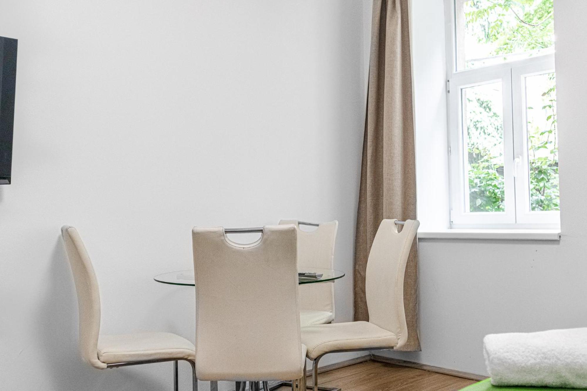 Relaxing 2-Bed Apartment For Extended Visits Wien Eksteriør billede