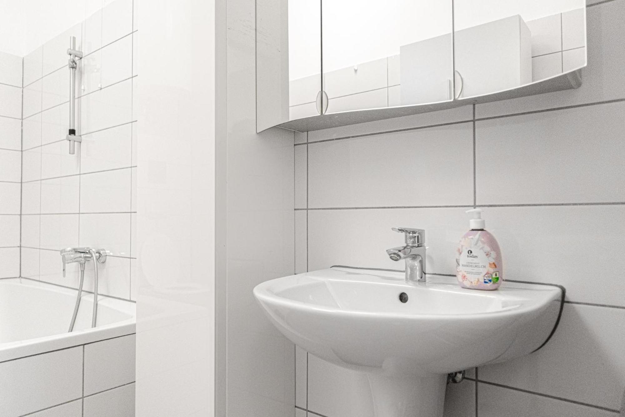 Relaxing 2-Bed Apartment For Extended Visits Wien Eksteriør billede